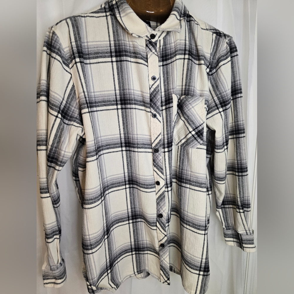 GAP Women's Black and White Grunge Revival Streetwear Cabincore
